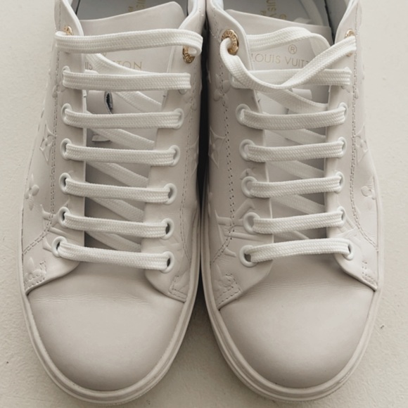 Shoes - White Size 9 women’s sneakers!